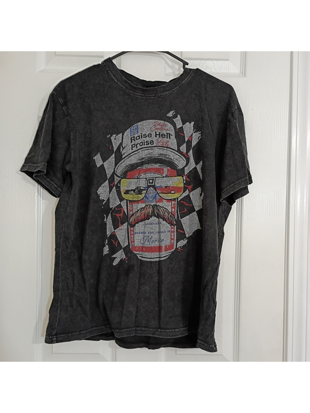 Comfort Colors Black Graphic T-Shirt 'Raise Hell Praise' Size Small